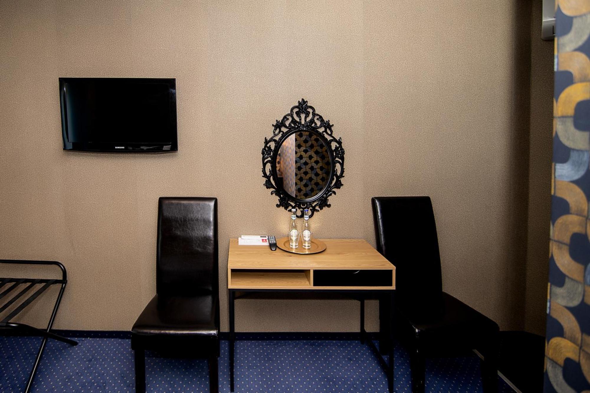 Palac Piorunow & Spa Kwiatkowice Luaran gambar