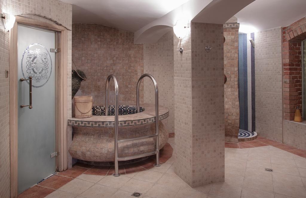 Palac Piorunow & Spa Kwiatkowice Luaran gambar