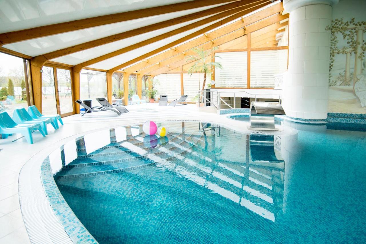 Palac Piorunow & Spa Kwiatkowice Luaran gambar